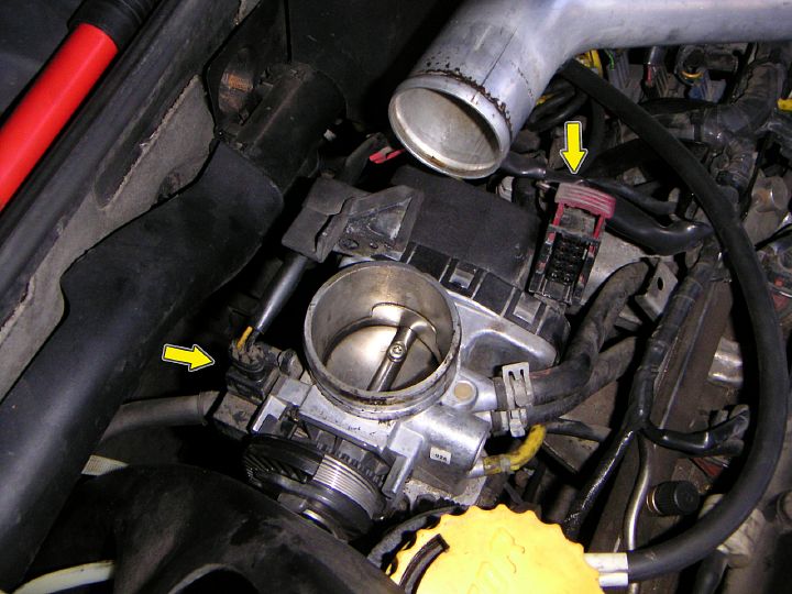 06.10.2004: Saab 9-5 throttle body - photo.platonoff.com